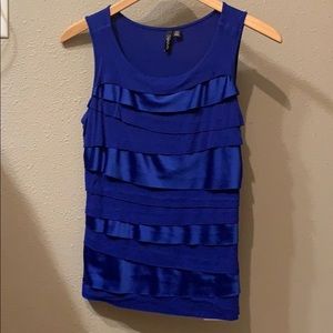 Royal blue relativity top